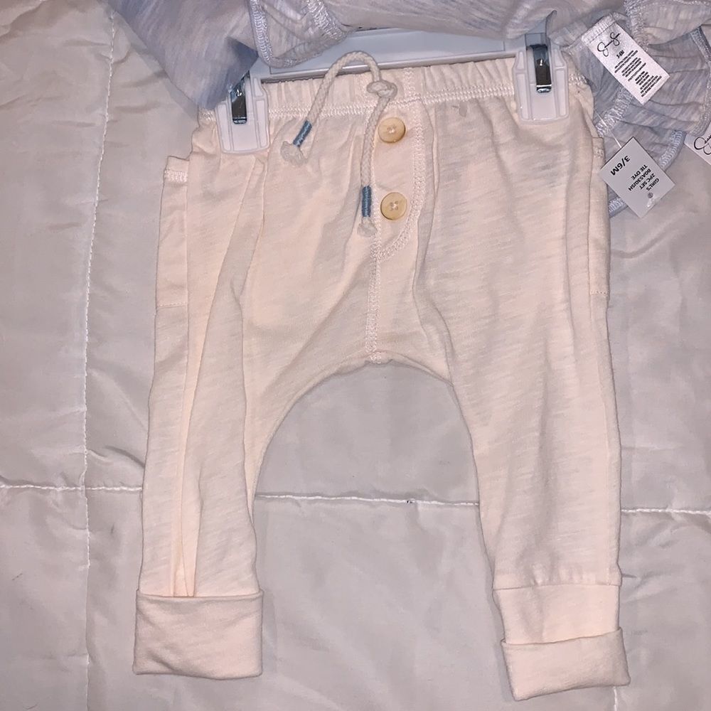 Jessica Simpson outfit - Picture 2 of 5